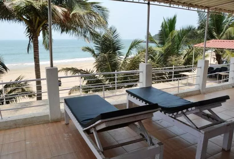 リゾートホテル Saritas Guest House   Bogmalo Beach