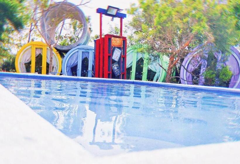 هاستل Pipe House 墾丁