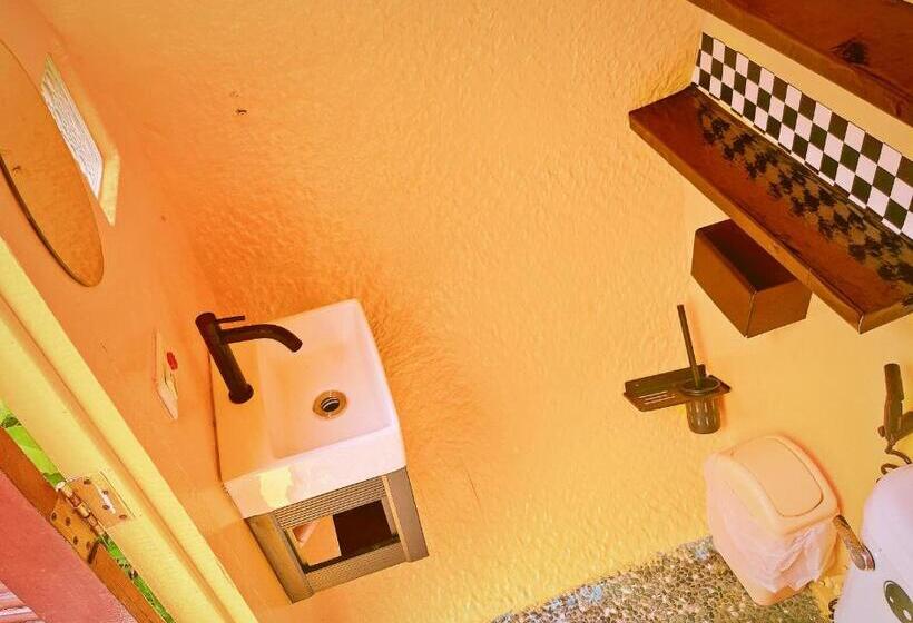 هاستل Pipe House 墾丁