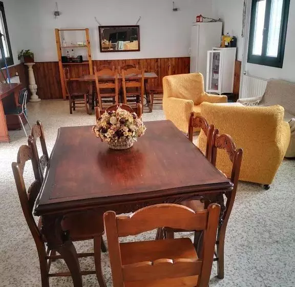 Retkeilymaja La Rejertilla