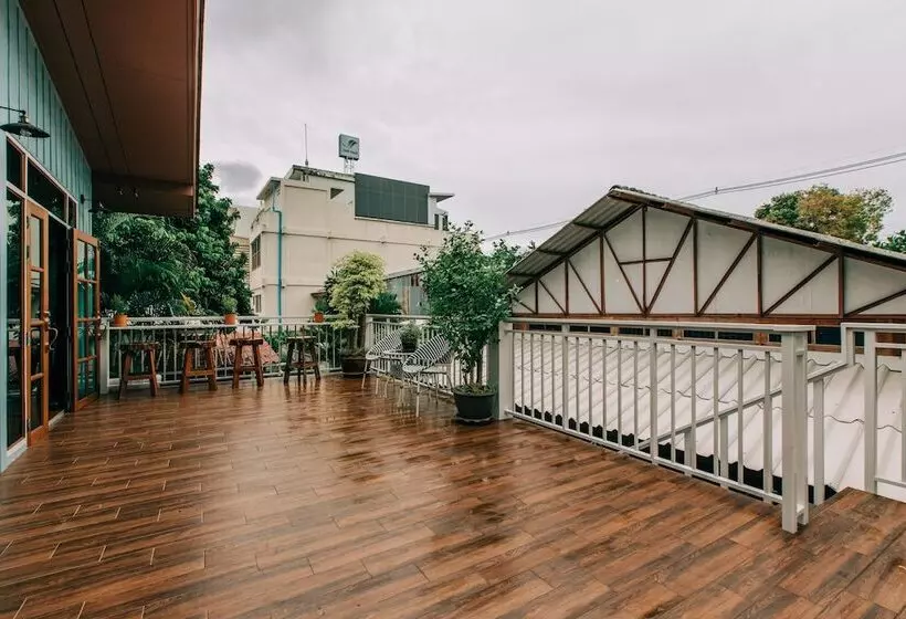 تختخواب و صبحانه Banya Bnb