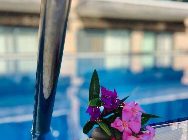 مبيت وإفطار Mari Pembe Otel