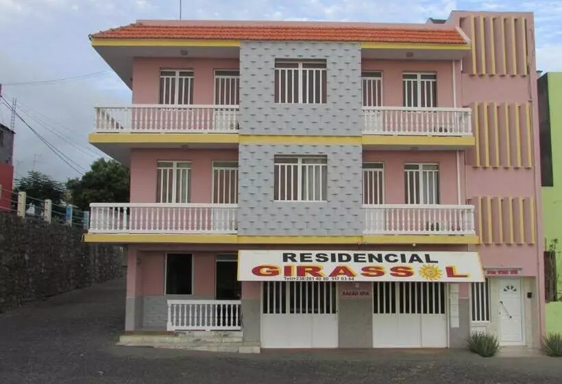 تختخواب و صبحانه Residencial Girassol, Lda
