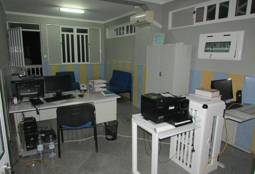 تختخواب و صبحانه Residencial Girassol, Lda