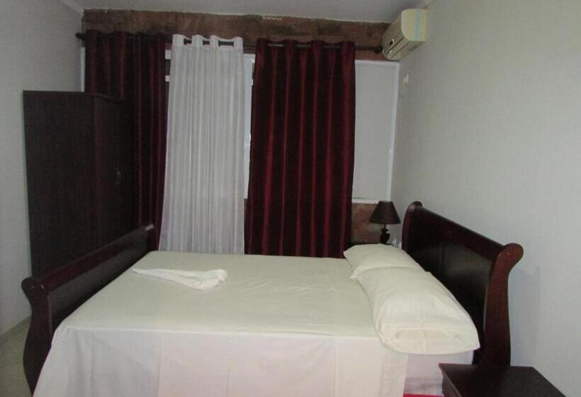 تختخواب و صبحانه Residencial Girassol, Lda