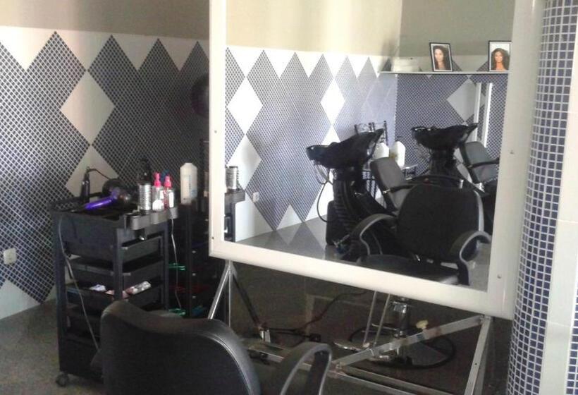 تختخواب و صبحانه Residencial Girassol, Lda