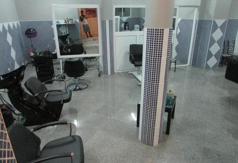 تختخواب و صبحانه Residencial Girassol, Lda