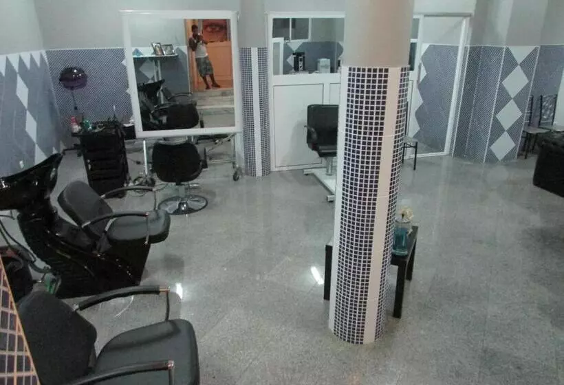 تختخواب و صبحانه Residencial Girassol, Lda