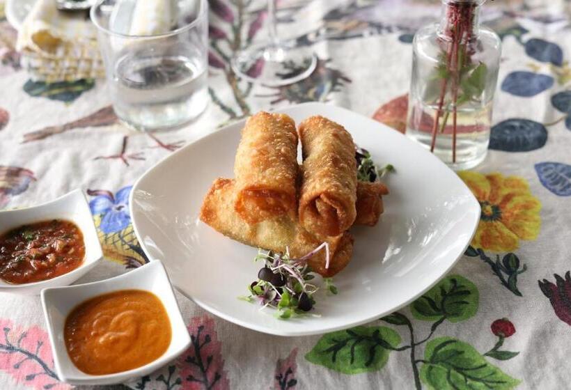 مبيت وإفطار The Norumbega Inn