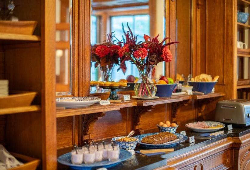 مبيت وإفطار The Norumbega Inn