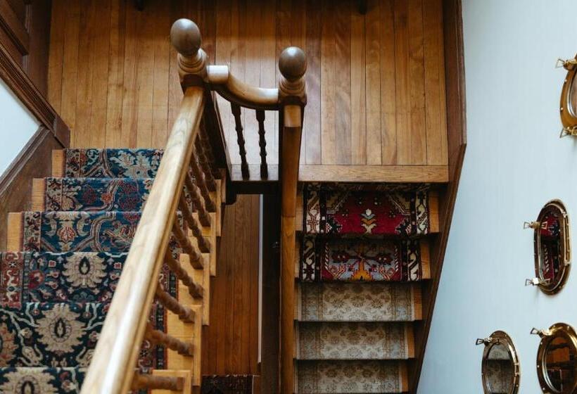 مبيت وإفطار The Norumbega Inn