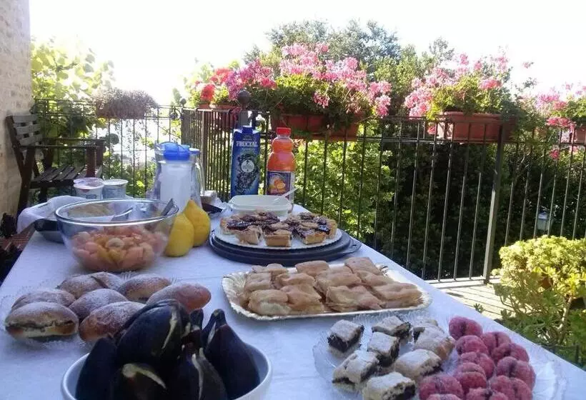 Aamiaismajoitus (B&B) Villa Fiorita