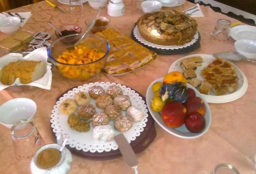 Aamiaismajoitus (B&B) Villa Fiorita