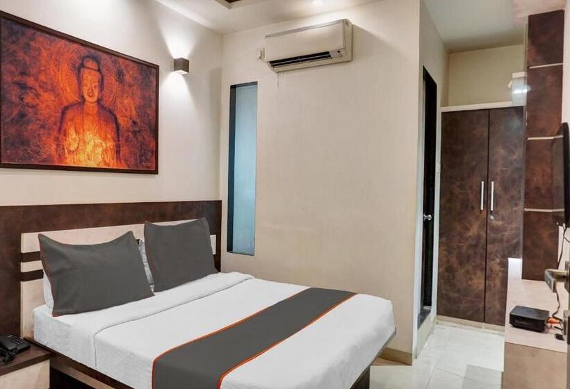 هتل Collection O Royce Studios Near Pune Airport