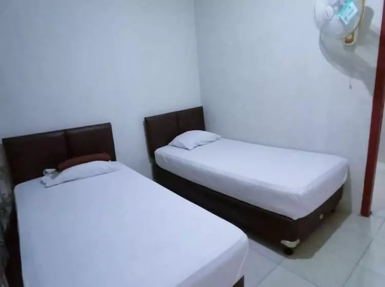 Hostelli Aqsa Guest House Banjarsari