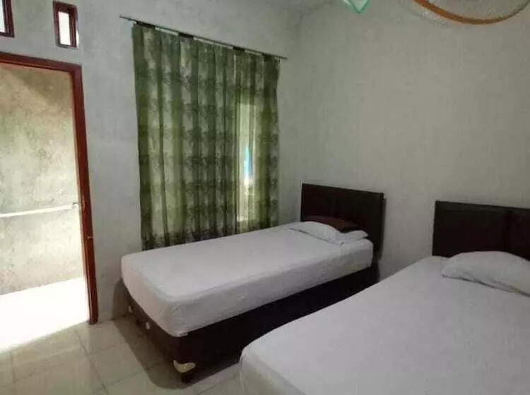 Hostelli Aqsa Guest House Banjarsari