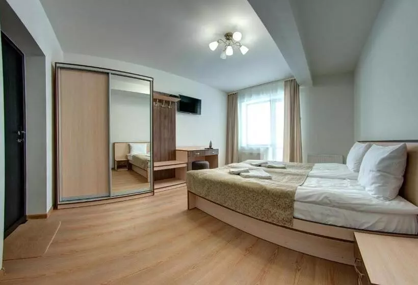 Hotelli Dolyna Gir