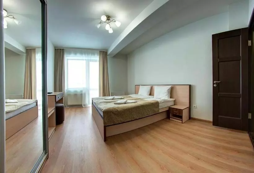 Hotelli Dolyna Gir