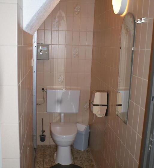 בית מלון כפרי Domstad