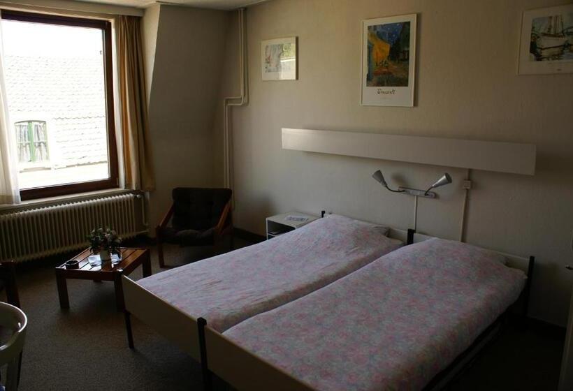 בית מלון כפרי Domstad