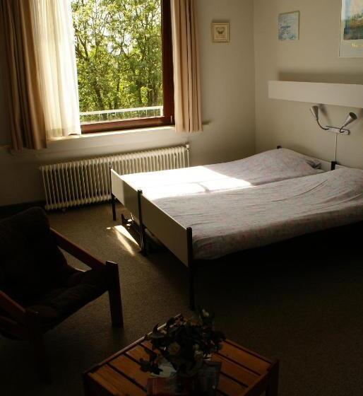 בית מלון כפרי Domstad