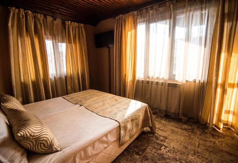 בית מלון כפרי Elida Family