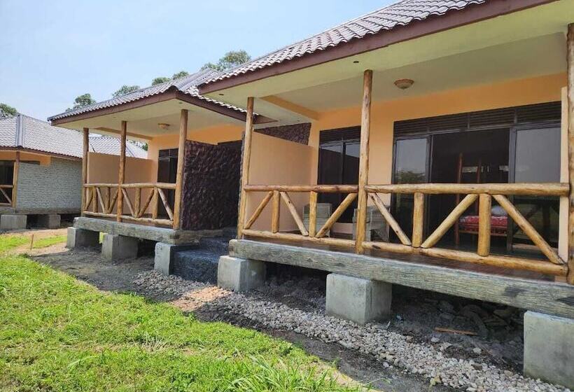 Hotelli Ishasha Pride Lodge