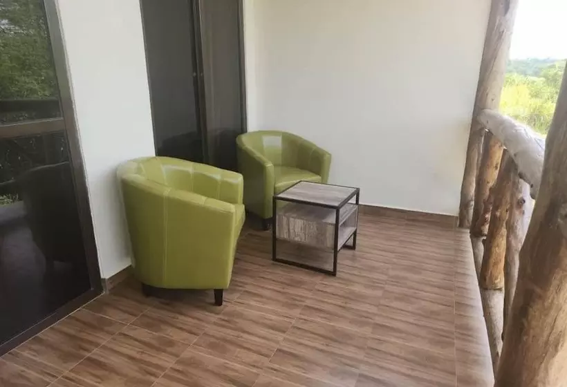 Hotelli Ishasha Pride Lodge