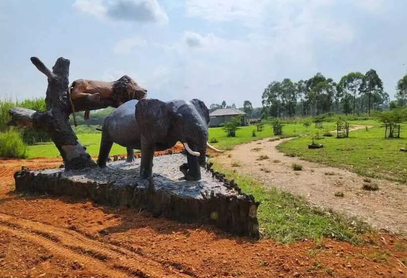 Hotelli Ishasha Pride Lodge