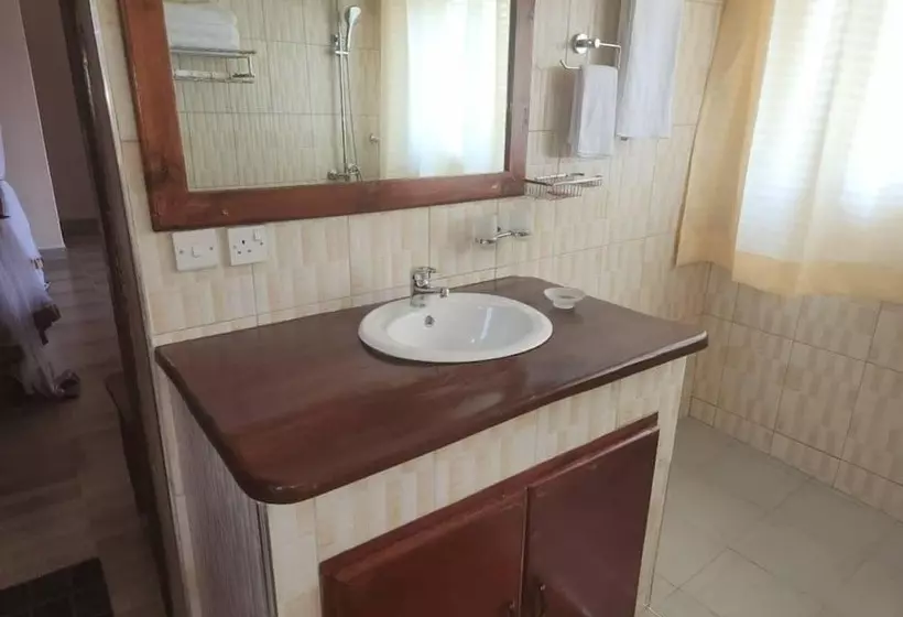 Hotelli Ishasha Pride Lodge