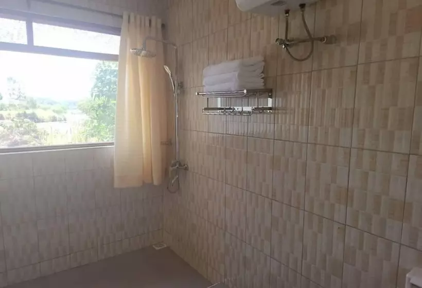 Hotelli Ishasha Pride Lodge