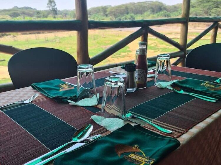 Hotelli Ishasha Pride Lodge