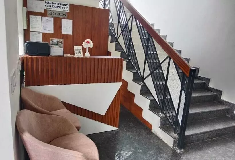 Hotelli Royalton Residency