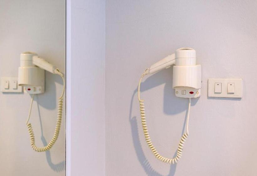 هتل Tiya House Rooms & Cafe