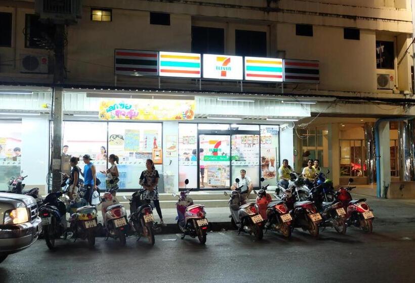 هتل Tiya House Rooms & Cafe