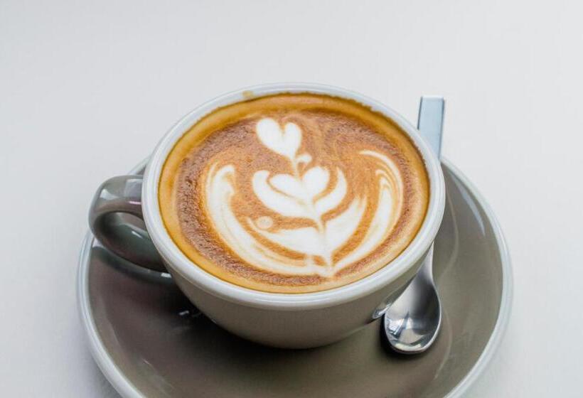 هتل Tiya House Rooms & Cafe