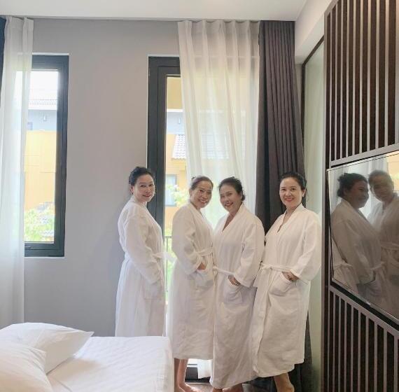 هتل Wyndham Lynn S Times Thanh Thủy