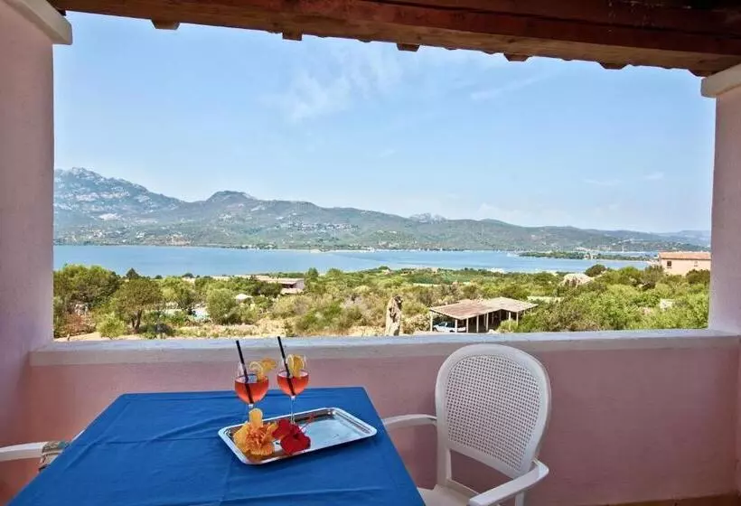 Isa Residence With Swimming Pool In Porto Rotondo At Only 500 M From The Beach