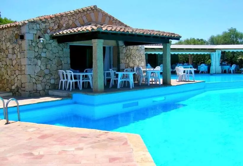 Isa Residence With Swimming Pool In Porto Rotondo At Only 500 M From The Beach