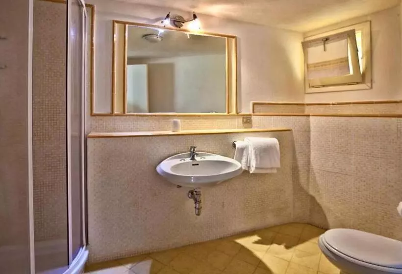 Isa Residence With Swimming Pool In Porto Rotondo At Only 500 M From The Beach