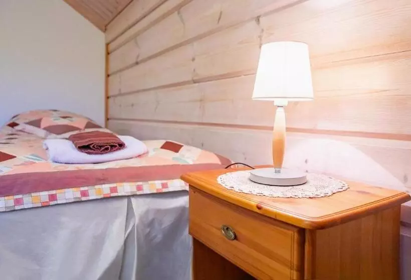 Majatalo Guest House Haapaniemen Hirsikartano