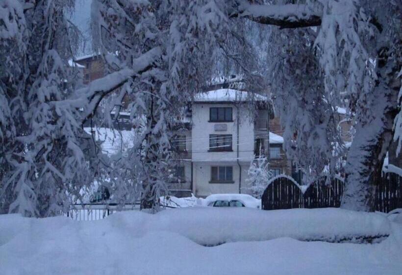 ペンション Guest Rooms Metaksinovi