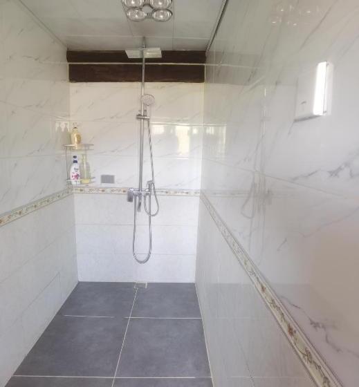 פנסיון Up Air Guest House