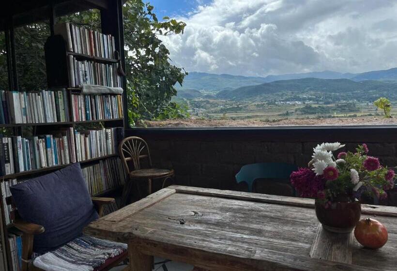 פנסיון Up Air Guest House