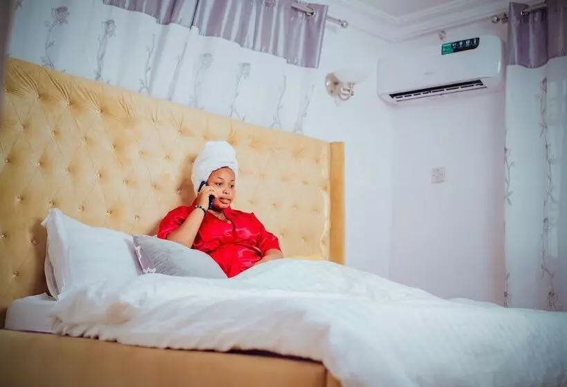تختخواب و صبحانه Geza Luxury Apartment