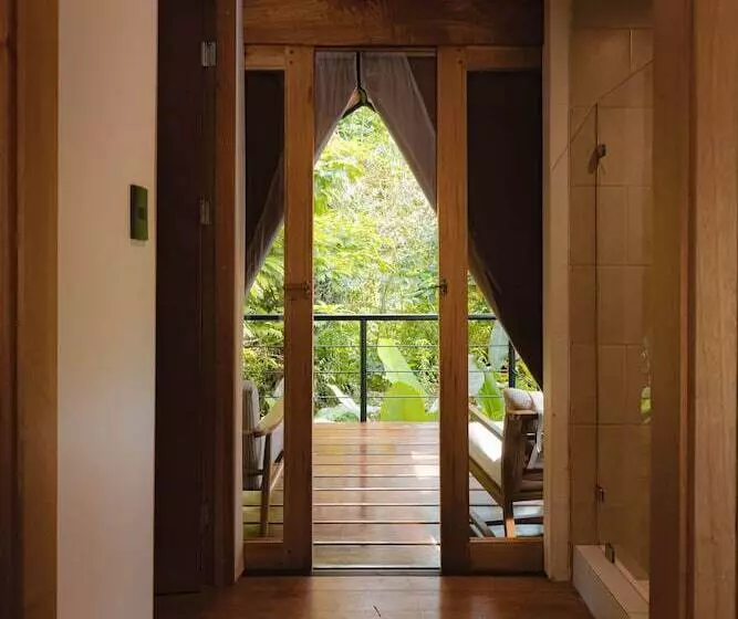 هتل Arenal Glamping