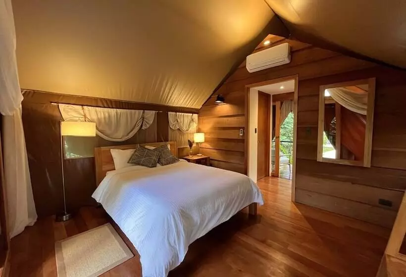 هتل Arenal Glamping