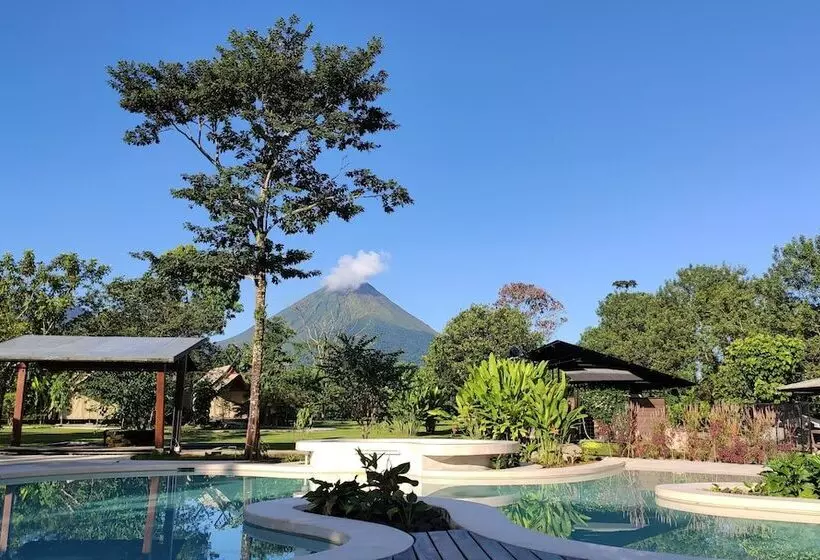 هتل Arenal Glamping