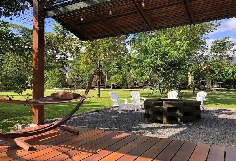 هتل Arenal Glamping