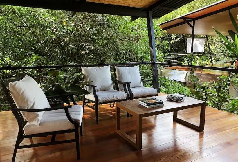 هتل Arenal Glamping